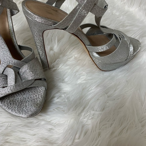 SPARKLY! Comfortable Silver Glitter Platform Heels - Picture 3 of 4